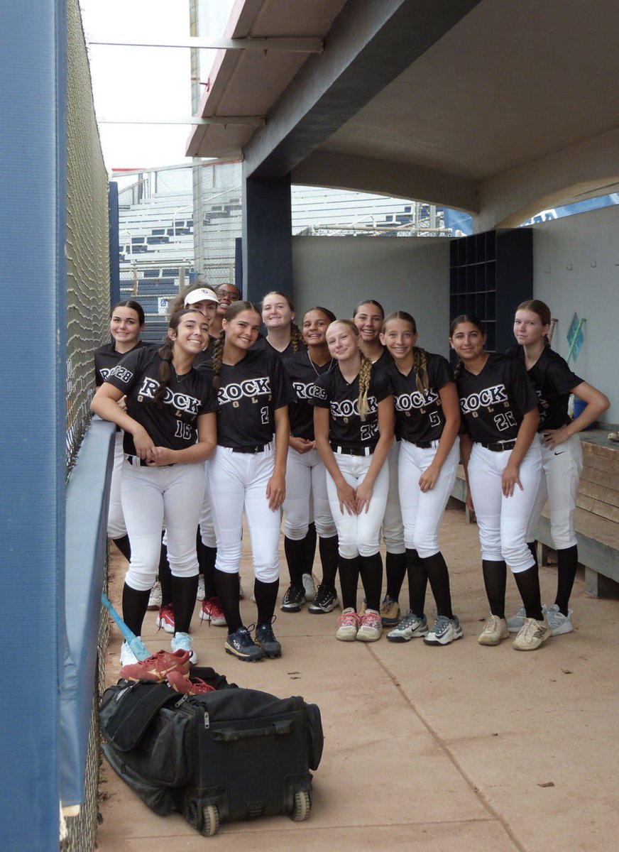 RockGold_Walker's tweet photo. Happy thanksgiving! 🦃 Grateful for all the coaches and players that are constantly putting in work ❤️❤️

@OliviaAlvarez09 @LillyLarkin22 @AvaHorswood_28 @amayamarinez18 @jerseycolarelli  @oceannabaker @LucyKatz2028 @ZARAHLEE2028 @AlexaW2029 https://t.co/CJlvZUvmkn