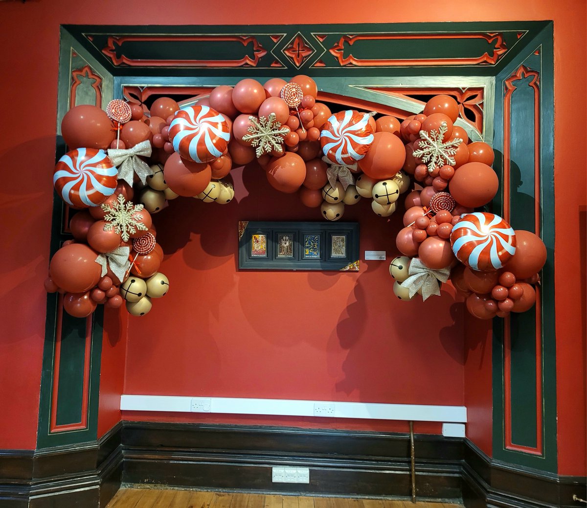 LillianKLogan1's tweet image. Christmas decorations in The Old Parsonage, Didsbury, Manchester.
#Christmas #ChristmasTree #Parsonage #Didsbury #Manchester