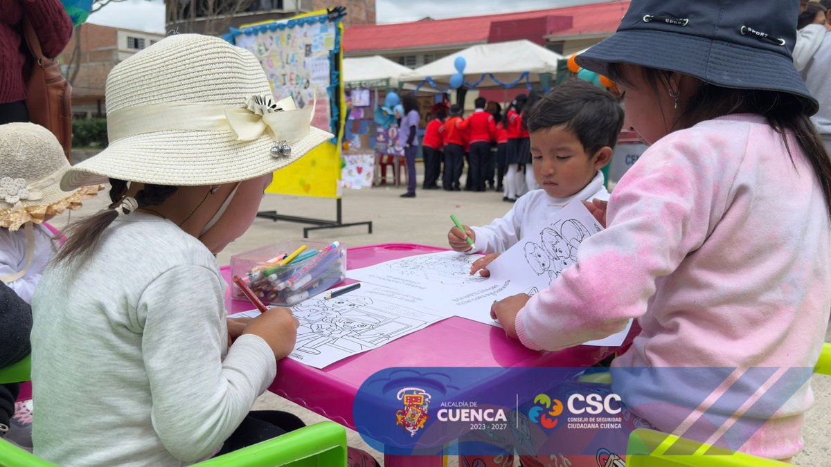 CSC_CUENCA's tweet image. Estuvimos presentes en la casa abierta de Cumbe con nuestro stand informativo, donde compartimos detalles sobre el funcionamiento de la Consola Violeta, promoviendo acciones de prevención, seguridad y la conmemoración del 25N, Día Internacional contra la Violencia hacia la Mujer.