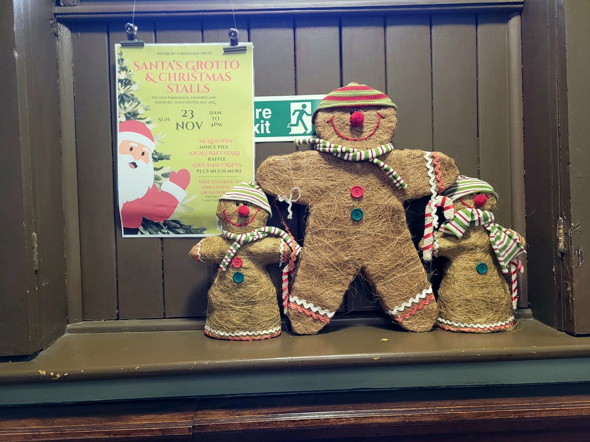 LillianKLogan1's tweet image. Christmas decorations in The Old Parsonage, Didsbury, Manchester.
#Christmas #ChristmasTree #Parsonage #Didsbury #Manchester