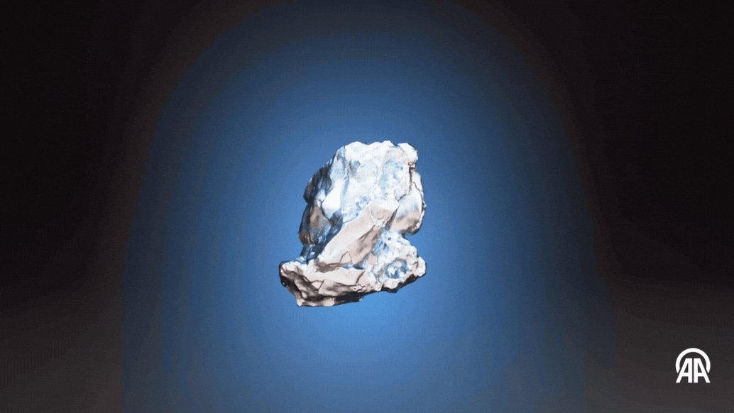 Orta Asya, nadir toprak elementleri ve kritik mineraller açısından zenginleşerek küresel rekabette önemli bir merkez haline geliyor. Temiz enerji, savunma ve ileri üretim için gerekli olan bu kaynaklar, ABD-Çin rekabetini bölgeye çekiyor ve yatırımları artırıyor.