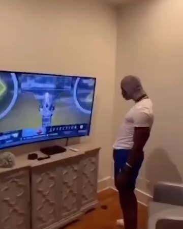TheMuniNetwork's tweet photo. Me on Thanksgiving when the Cowboys game starts: https://t.co/9UgWFl9EMf