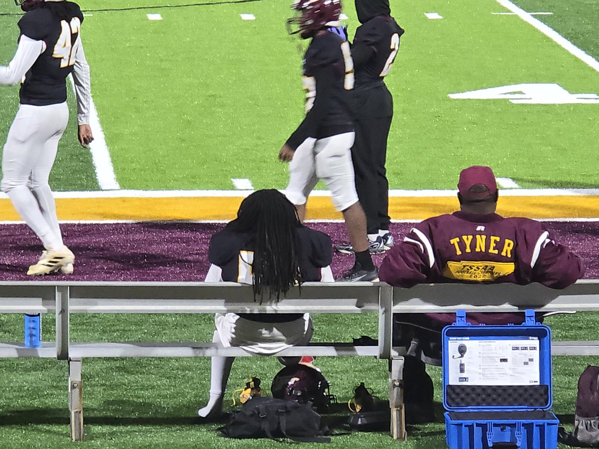ElijahBragg52's tweet photo. Tomorrow’s Semifinal is huge for @tyner_football and I’m excited for our opportunity. Although my injury keeps me from playing, me and my injured brothers will be on the sidelines still finding ways to add value. Let's get it!🔥 @cmainor15 @Coach_Bohannon_ #Ramily #Resilience https://t.co/cOys6jdFLd