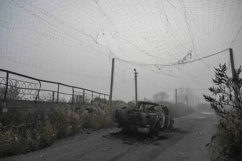KischukYrii's tweet photo. Vadim Kirpichenko

Російські війська вже стоять під самим Гуляйполем. Аналітики кажуть: питання окупації — це лічені дні.

І замість того, щоб визнати власні прорахунки, у Зеленського миттєво знайшли «винних» — ЗСУ. Теза проста до примітивності: мовляв, деякі підрозділи https://t.co/TbY15suVJP