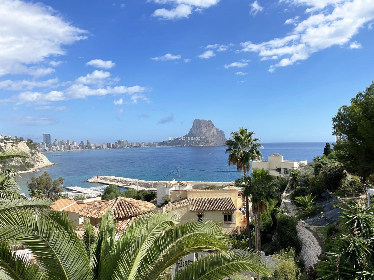 Inmobres's tweet image. Amplia villa con preciosas vistas al mar, ubicada en Maryvilla en📍Calpe
🛏5🛁4 🏊🅿️📣900.000€
🔎0674bres

🌐inmobres.com/es/casa-chalet…

#Calp #Calpe #Inmobres #CostaBlanca #Villa #Inmobiliaria #RealEstate