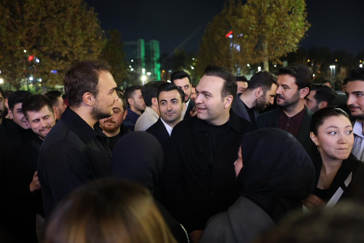 Söz Gençlikte 📍 Ankara

Teşkilat Başkanımız Ahmet Büyükgümüş ve Gençlik Kolları Başkanımız Yusuf İbiş ile birlikte genç arkadaşlarımız ile ufuk açıcı ve verimli bir buluşmada bir araya geldik.

Gençliğin dinamizmi ve katkısıyla, her gün daha nitelikli ve daha güçlü bir Türkiye