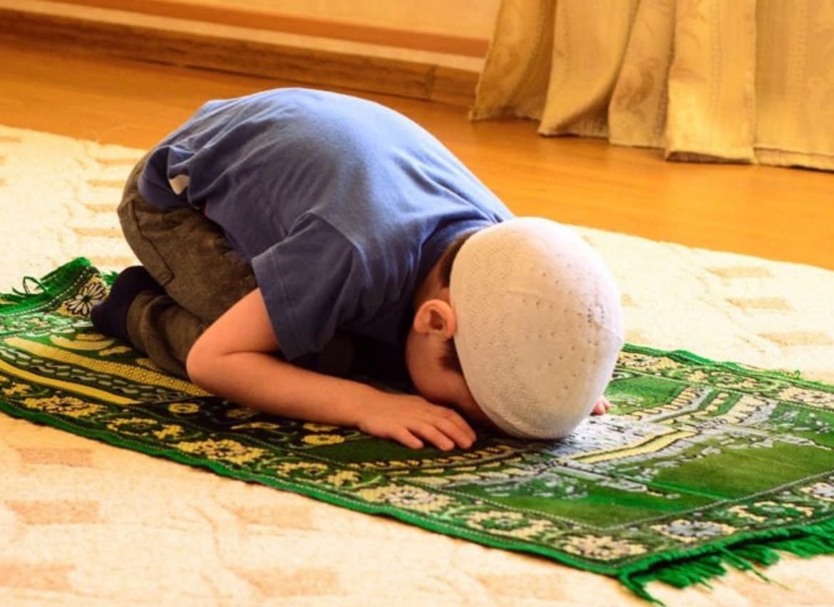 vaziyethabeer's tweet image. Azerbaycan’da 5 Yaşındaki Çocuğun Camide İbadete Katılmasına İzin Veren İmam Hakkında Tutanak Tutuldu.

Mahkeme, imam hakkında İdari Hatalar Kanunu’nun 515.0.3 maddesi kapsamında düzenlenen tutanağı ve ifadeleri inceleyerek 1500 manat para cezası uygulanmasına karar verdi.