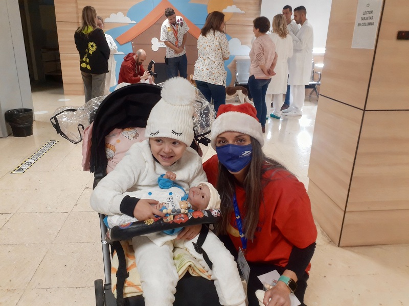 La Asociación <a href="/PidemeLaLuna_/">Asociación Pídeme la Luna</a> hace realidad el sueño de Indhara en el Hospital Virgen de las Nieves
⬇️
elindependientedegranada.es/implicados/pid…