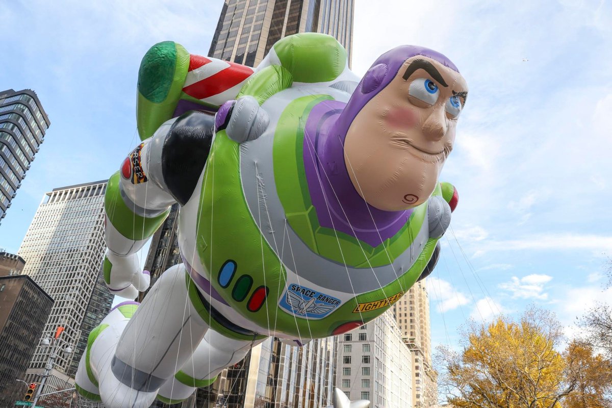 ElFinanciero_Mx's tweet photo. El Macy’s Thanksgiving, desfile del Día de Acción de Gracias en Nueva York, una tradición que comenzó en 1924, se llevó a cabo este 2025 con figuras emblemáticas como Gokú, Derpy de K-Pop- Demon Hunters, Luffy y muchos más 🎈🦃

📸 EFE/IG toei_animation https://t.co/ieRwJPZmFC