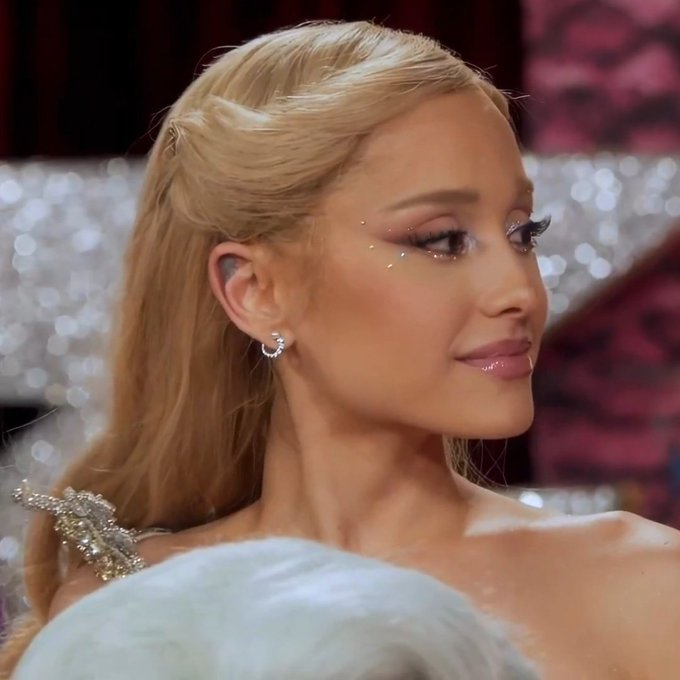 Ariana Grande has surpassed 98 million monthly listeners on Spotify.    

#7. Ariana  — 98,175,436 (+709k)