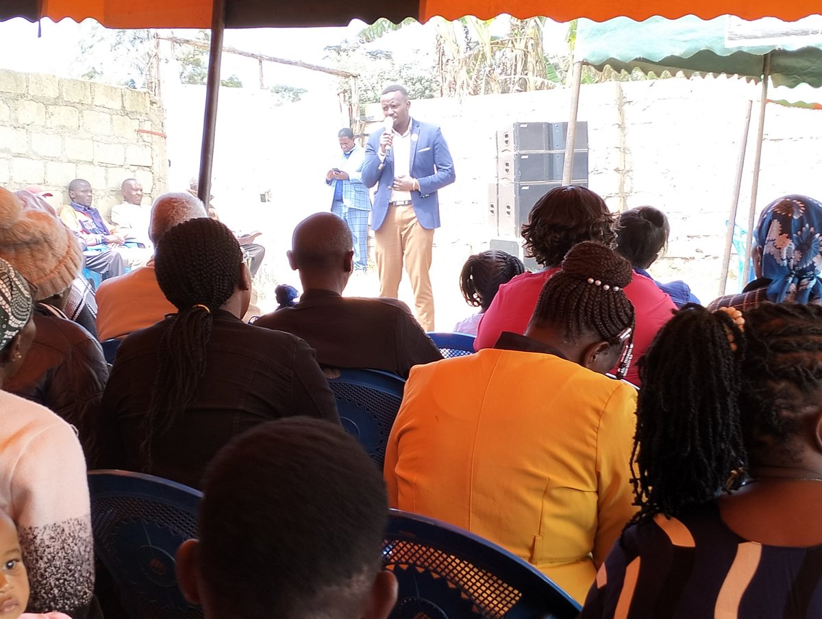 officialteamck7's tweet image. This week on Tuesday, Our Incoming Kikuyu @ClarenceKaguora (CK7) went to console the family and friends of the late Jane in Mugumo-ini, Nachu Ward.

#thekikuyump
#clarencekaguora
#caringforthecommunity
#CommunitySupport
#community