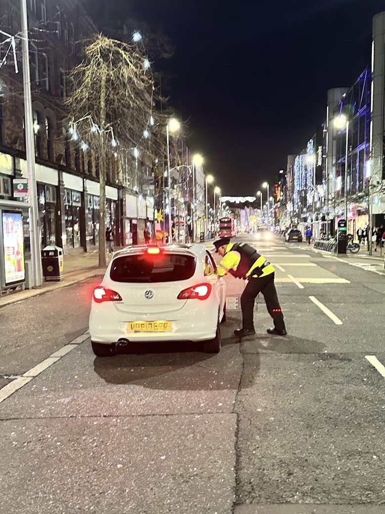 Police Belfast City Centre tweet media