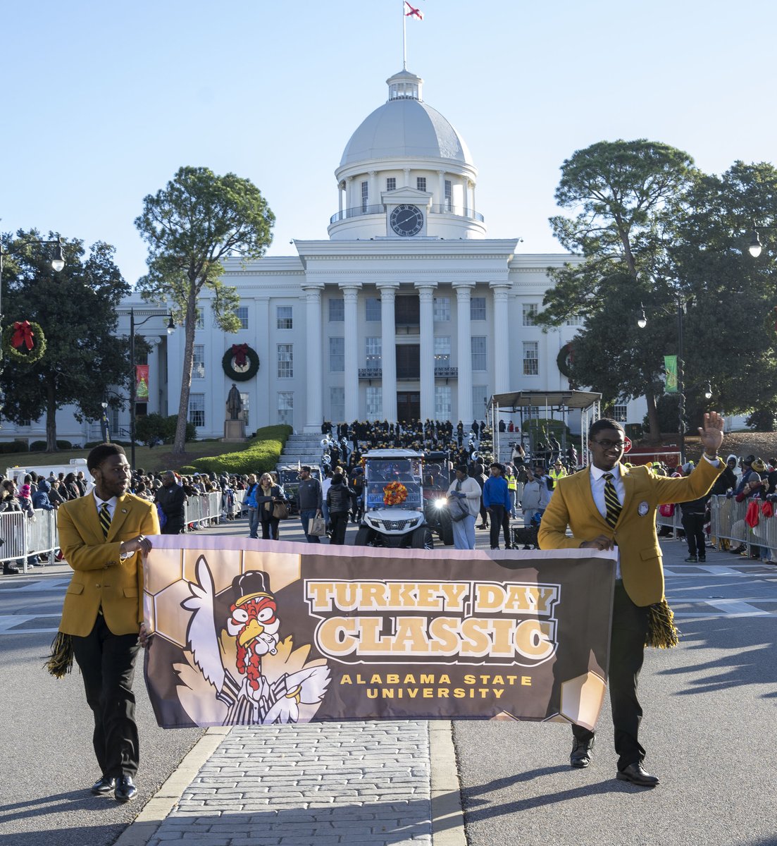 𝑻𝒖𝒓𝒌𝒆𝒚 𝑫𝒂𝒚 𝑪𝒍𝒂𝒔𝒔𝒊𝒄 𝑷𝒂𝒓𝒂𝒅𝒆: The streets were buzzing with tradition and celebration! #MyASU 🖤💛
