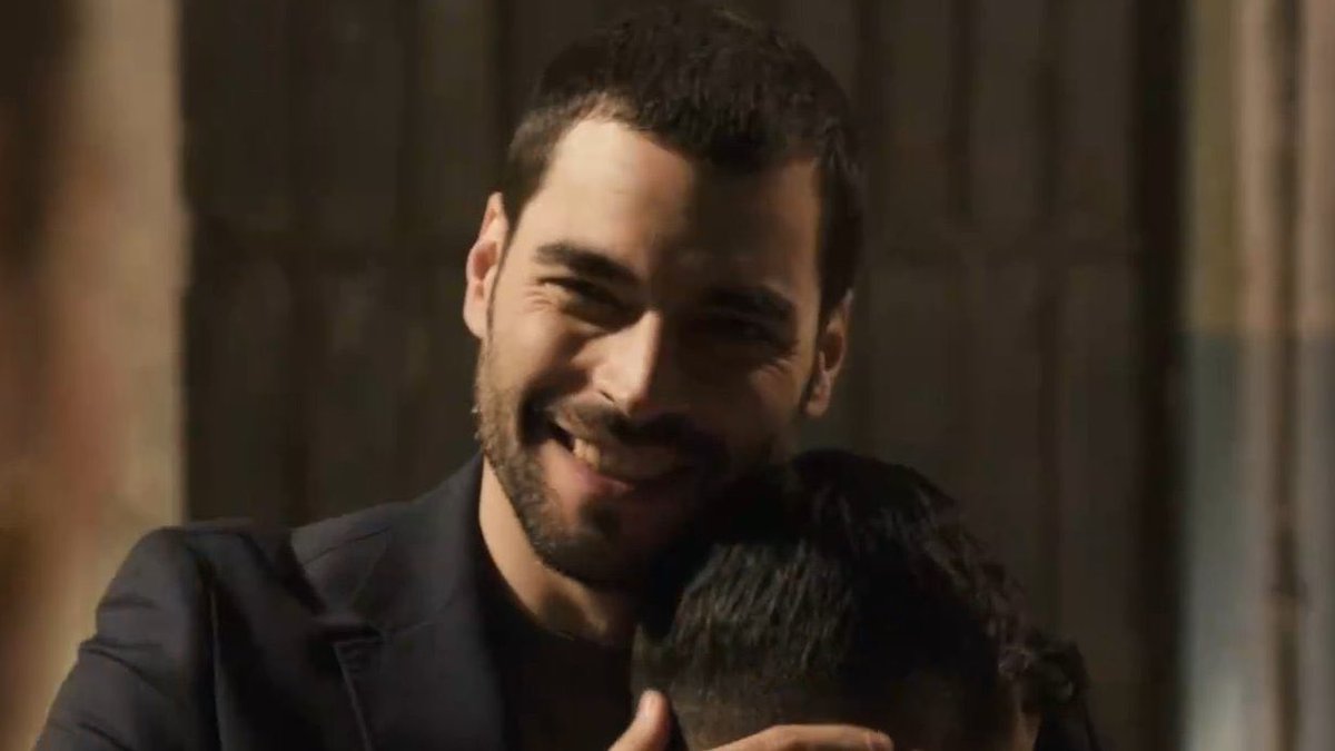 Thebestiremist's tweet image. &quot;sen onlara babalık yapmak istiyorsun&quot;
&quot;biliyorum bunu Timur olarak yapamam ama Zafer olarak yapabilirim&quot;
Timur Aslan sen çok büyüksün Reyhan Timurun merhametine aşık oldu yine 😍🫶🏻

#Veliaht #TimHan