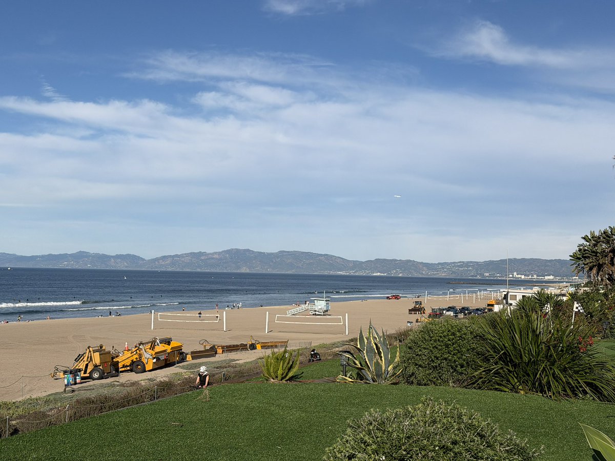 mitchellh's tweet image. LA looking incredible for Thanksgiving this year. Love living here.