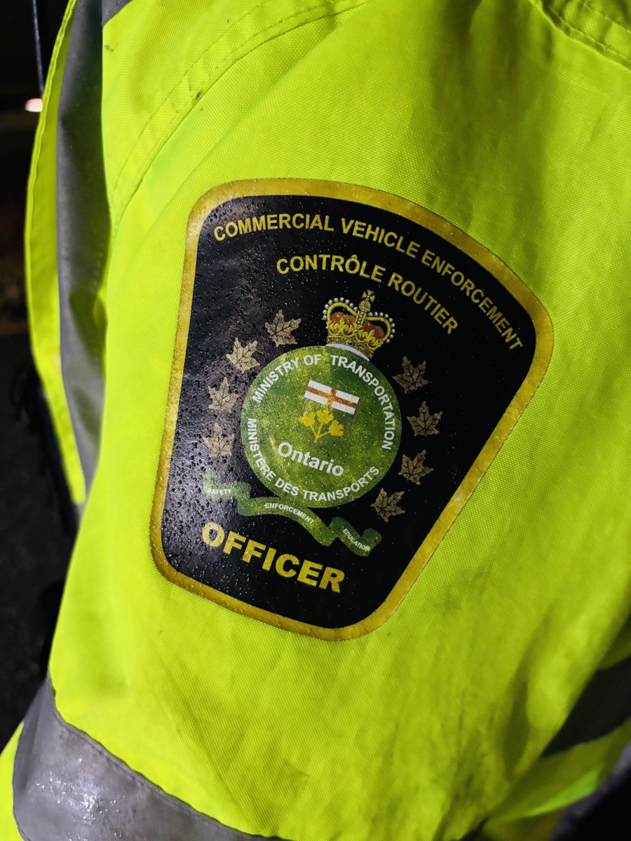 DRPSRoadSafety's tweet photo. This week our Festive RIDE Unit teamed up with @MTOntario officers @ the Truck Inspection Station in @TownofWhitby to check tractor trailer drivers for sobriety. Truckers must submit themselves to Mandatory Alcohol Screening & have a BAC of 0️⃣ at all times. #hardpass #nofails ^mj https://t.co/123OTAOBpW