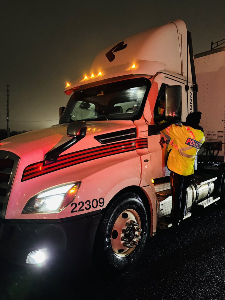 DRPSRoadSafety's tweet photo. This week our Festive RIDE Unit teamed up with @MTOntario officers @ the Truck Inspection Station in @TownofWhitby to check tractor trailer drivers for sobriety. Truckers must submit themselves to Mandatory Alcohol Screening & have a BAC of 0️⃣ at all times. #hardpass #nofails ^mj https://t.co/123OTAOBpW
