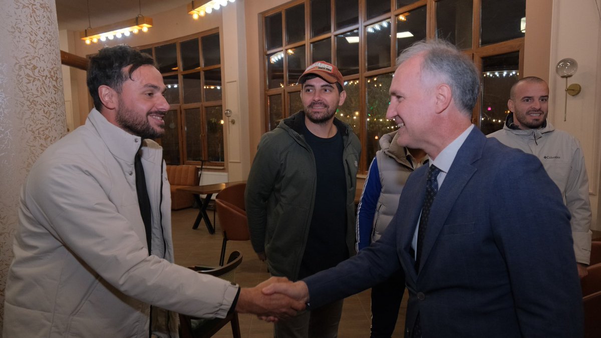 📍3. Lig Temsilcimiz #Kafkasspor ile bir araya geldik.
Yönetim kurulumuza ve futbolcularımıza başarılar diliyorum.  🤝🏻