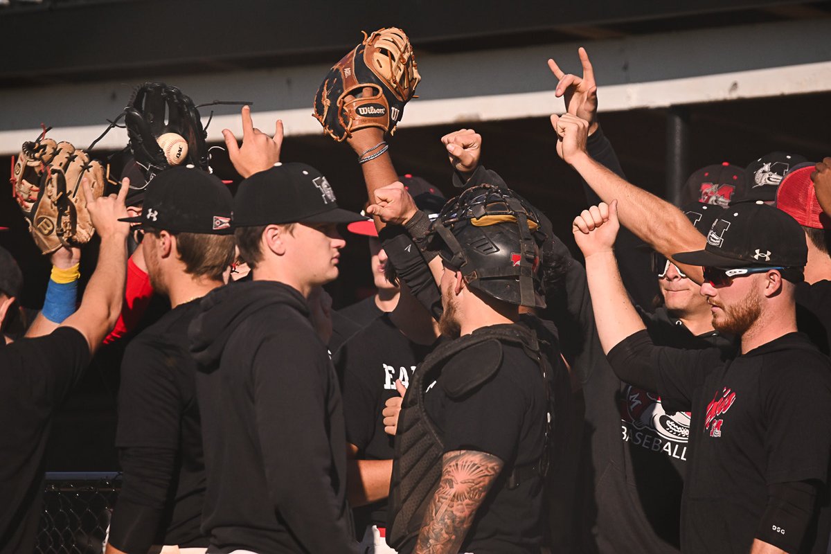JakeKrupar's tweet photo. Happy Thanksgiving!! 🦃🍁🥧

Go Fish 🐟⚾️ https://t.co/NzZ22pSBF9