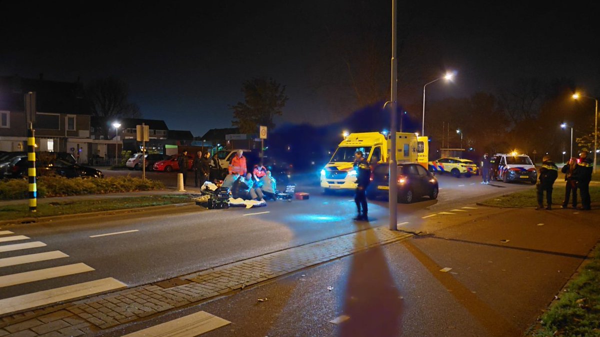 Voetganger zwaargewond bij aanrijding Wieklaan