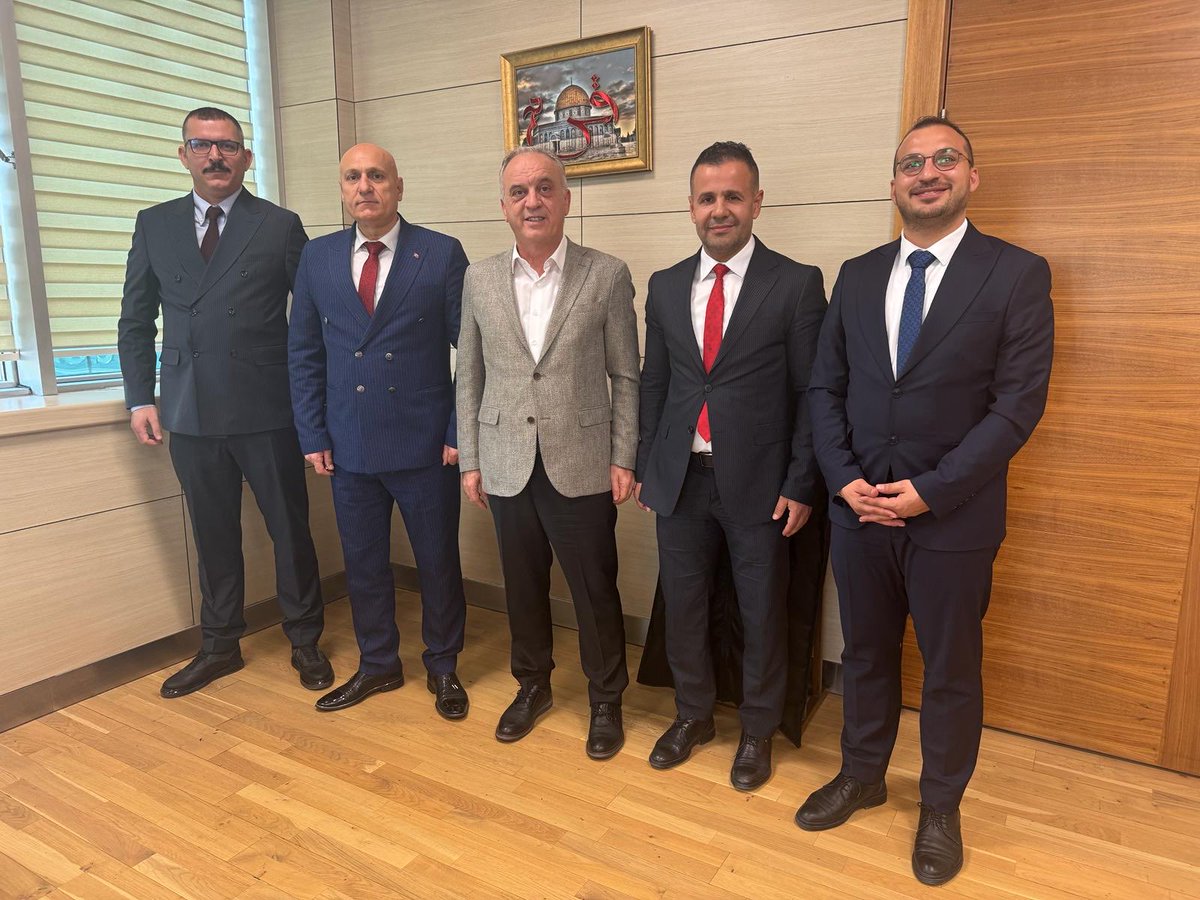 ADIYAMAN GENÇLİK VE SPORUNA GÜÇLÜ YATIRIM HAMLESİ: MODERN TESİSLERLE YENİ BİR DÖNEM

Adıyaman Gençlik ve Spor İl Müdürümüz Hüseyin Elüstü, Gençlik Hizmetleri Müdürümüz Ayhan Tekin, Yatırım ve İnşaat Şube Müdürümüz Tacettin Şahin ile Proje Sorumlusu Mehmet Doğru, Gençlik ve Spor