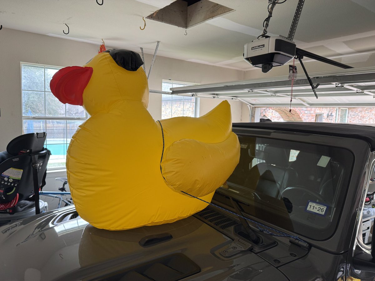TJRyska's tweet image. This takes getting ducked to a whole another level! #jeep #ducked #HappyThanksgiving