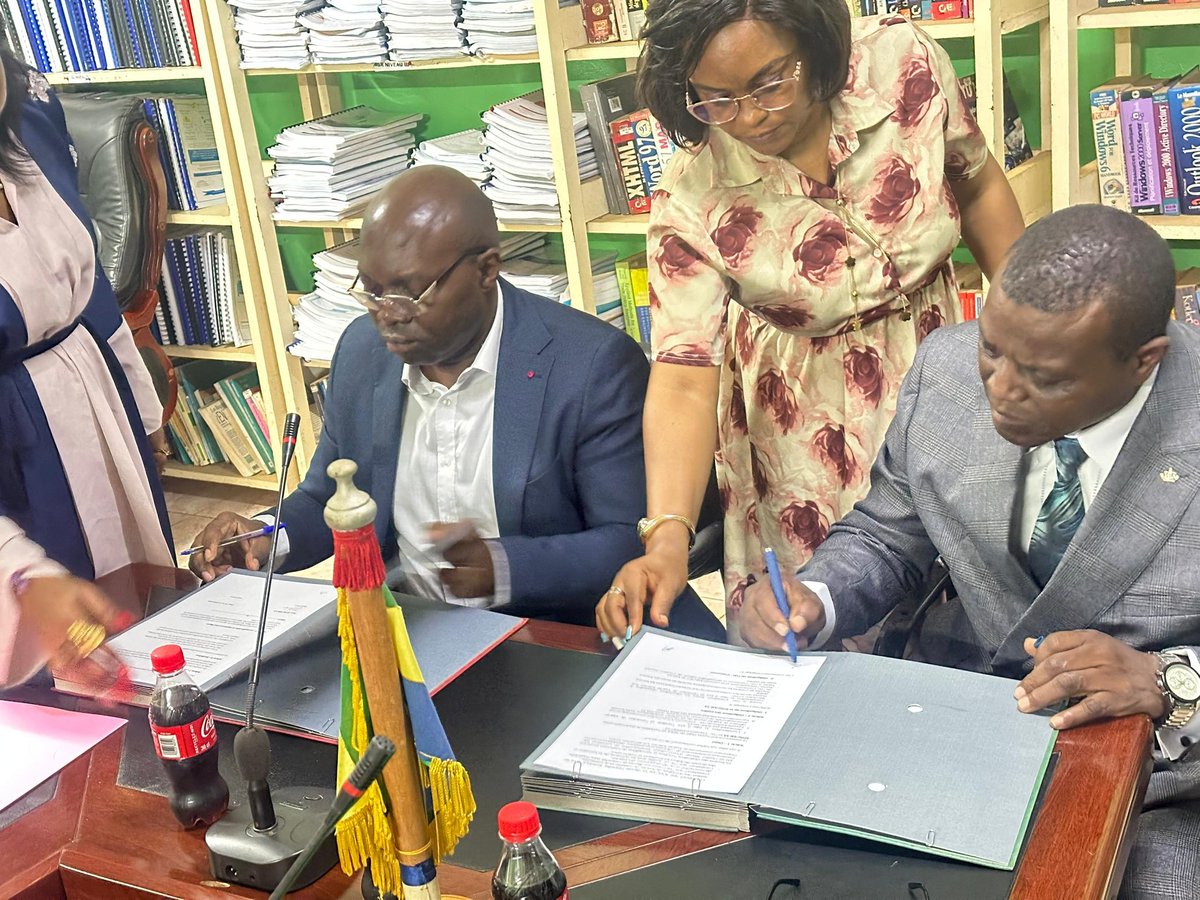 J’ai procédé ce jour, à la signature d’une convention de partenariat avec la SOFICAM pour le déploiement d’une solution numérique de gestion des procédures foncières. Une étape importante pour accélérer la digitalisation du secteur foncier au Cameroun.