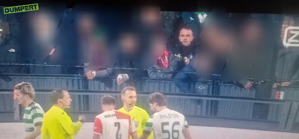 dumpert's tweet image. Sta je dan, als volwassen man met een laserpen professionele atleten te verblinden. #feyCel #feyenoord #laserpen