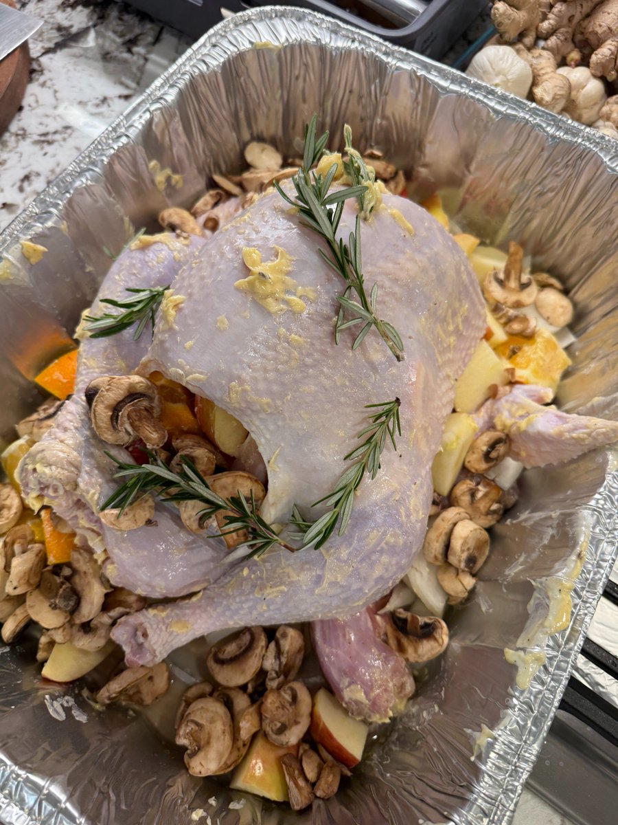 fqbsd19_u's tweet image. Do you think the star of the Thanksgiving dinner is tender turkey or creamy pumpkin pie? #Thanksgiving  #Irvine #cookingwithkya