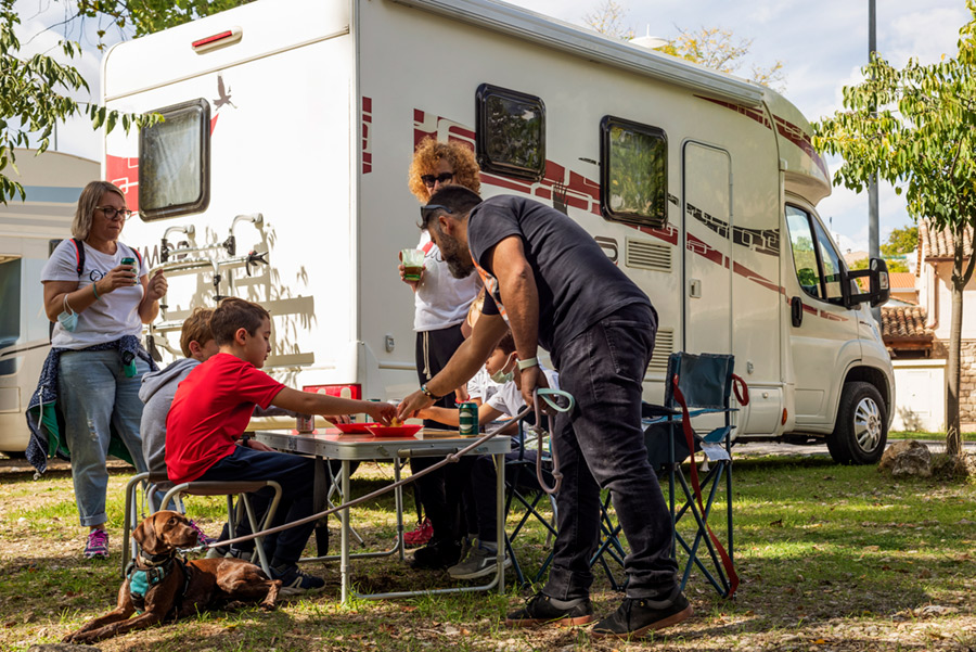 SimpsonsMCC's tweet image. Buying a #motorhome and setting out on your first adventure is always exciting – but have you done your research? Read our beginner’s guide to motorhomes. bit.ly/3kBO870