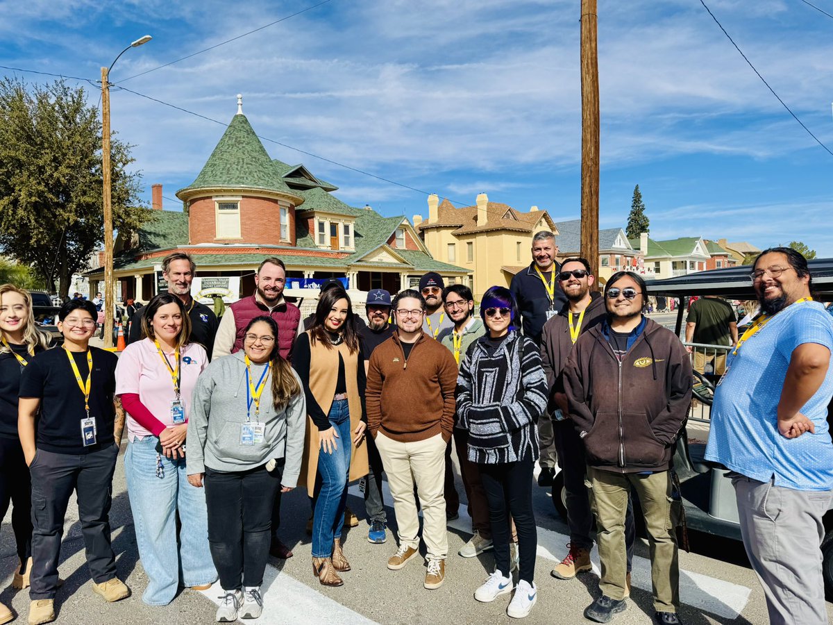 AndyMorganTV's tweet image. That’s a wrap from the 89th Annual Sun Bowl Parade! We have to give a shoutout to our crew. A production of this size isn’t easy to pull off, and they make it happen every year.

Truly thankful to be hosting this El Paso holiday tradition. 

Happy Thanksgiving! 🦃🍽 🍁