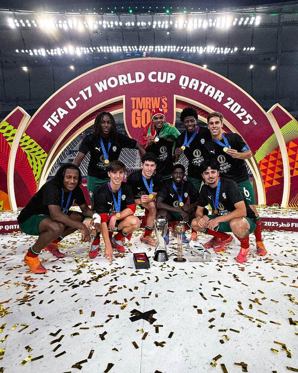 SLBenfica's tweet image. 🏆🌍 Os nossos campeões do Mundo!

#MadeInBenfica