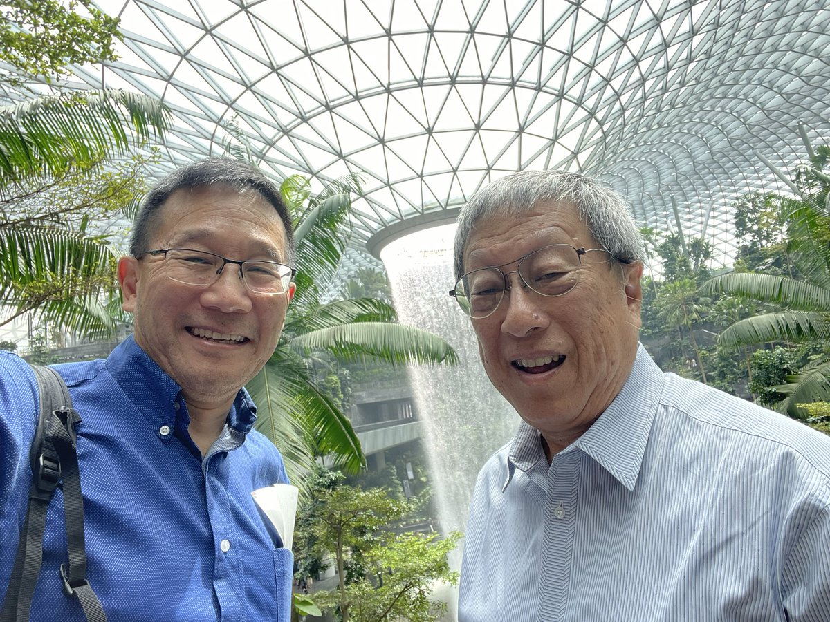 UofTEngDean's tweet image. It’s been a busy week of travel -HK and Singapore for everything from celebrating the 30th anniversary of HK Alumni Association to chatting with applicants to Engineering, alumni meet ups, a research talk, and corporate partnering