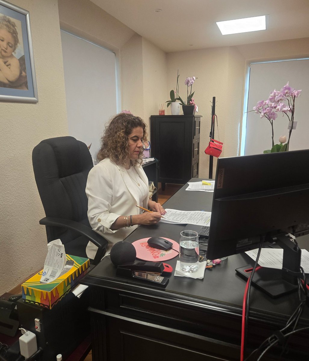 El dia de hoy sesionamos 48 asuntos.
Jueves de sesión.

#jueves
#NARANJA