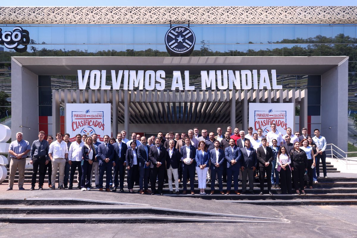 APFOficial's tweet photo. La APF da inicio al Seminario de Fair Play Financiero con presencia de clubes de la Primera División e Intermedia.

Con la participación de representantes de las dos principales categorías del fútbol paraguayo, la APF abrió una nueva jornada de capacitación en el marco del proyecto de Fair Play Financiero, impulsado por la gestión del presidente Robert Harrison y acompañado por especialistas de la FIFA.

Los detalles: https://t.co/0jnOf8By8b

#FPFParaguay ⚽️