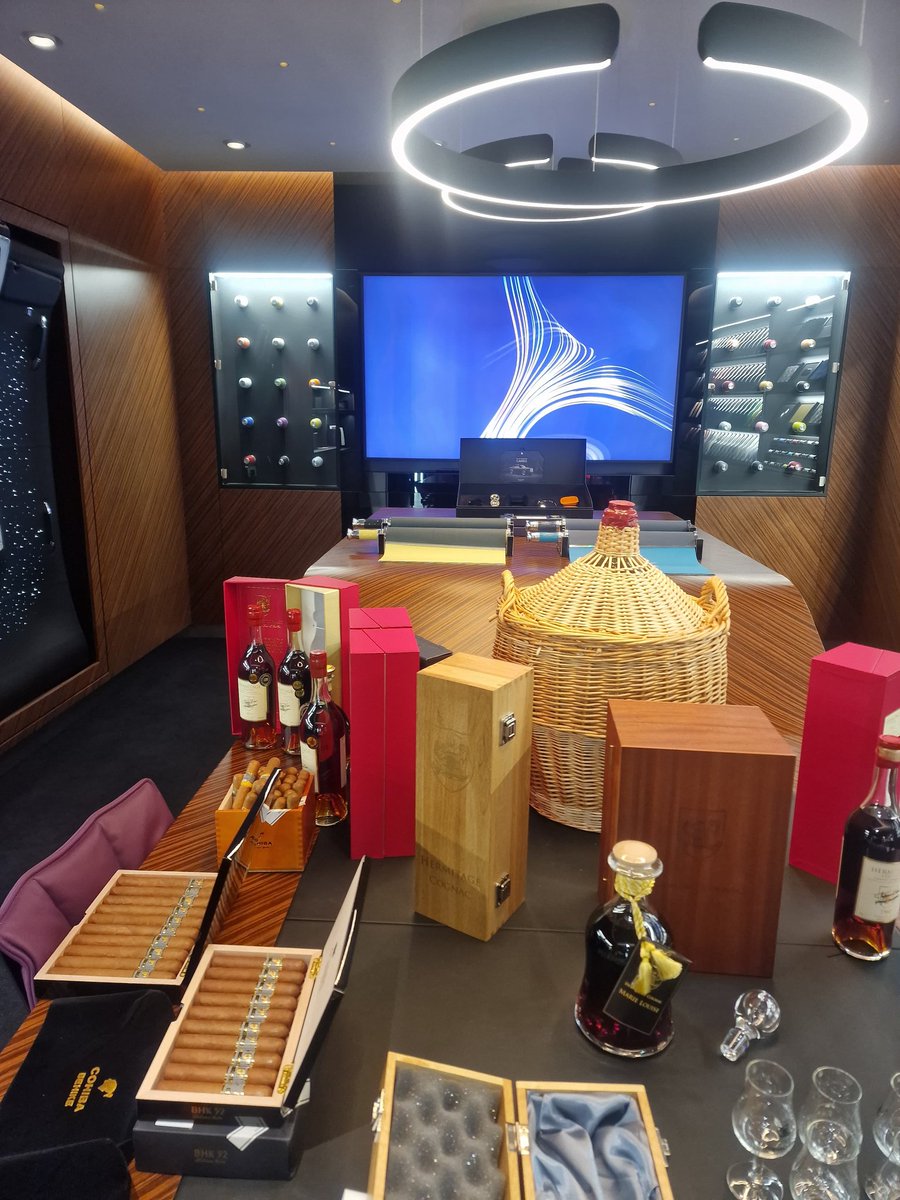 Great event <a href="/RollsRoyceMCR/">RollsRoyceManchester</a> with Hermitage Cognac