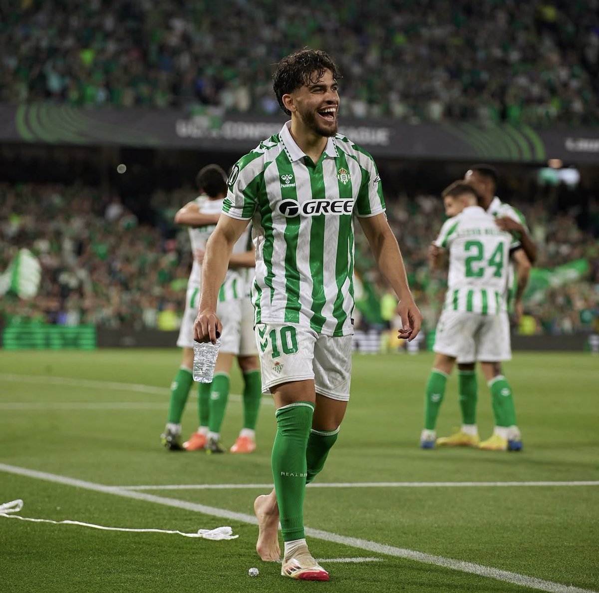 𝐇𝐈𝐒𝐓𝐎𝐑𝐈𝐐𝐔𝐄 🤯

Ez Abde est désormais le 𝗠𝗘𝗜𝗟𝗟𝗘𝗨𝗥 𝗕𝗨𝗧𝗘𝗨𝗥 de toute l’histoire du Real Betis en compétitions européennes, avec 9 buts !

🇲🇦🔥