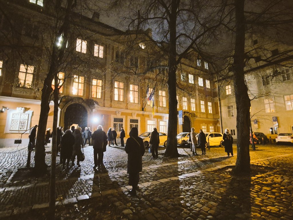 MarcelaKovov4's tweet image. Večerní toulky po Malé Straně a příjemně strávený čas s hudbou v Buquoyském paláci
#hudba_spojuje  🇨🇵 🇨🇿