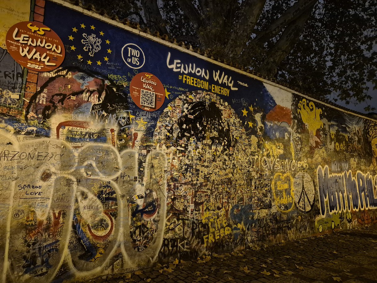 MarcelaKovov4's tweet image. Večerní toulky po Malé Straně a příjemně strávený čas s hudbou v Buquoyském paláci
#hudba_spojuje  🇨🇵 🇨🇿