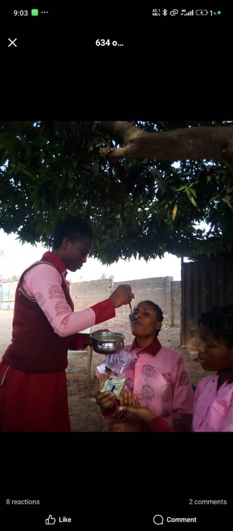 MomohJoel1's tweet image. POV: In the days of humble beginnings, Nigbati Garri aas like pizza😂
#schoollife #secondarymemory