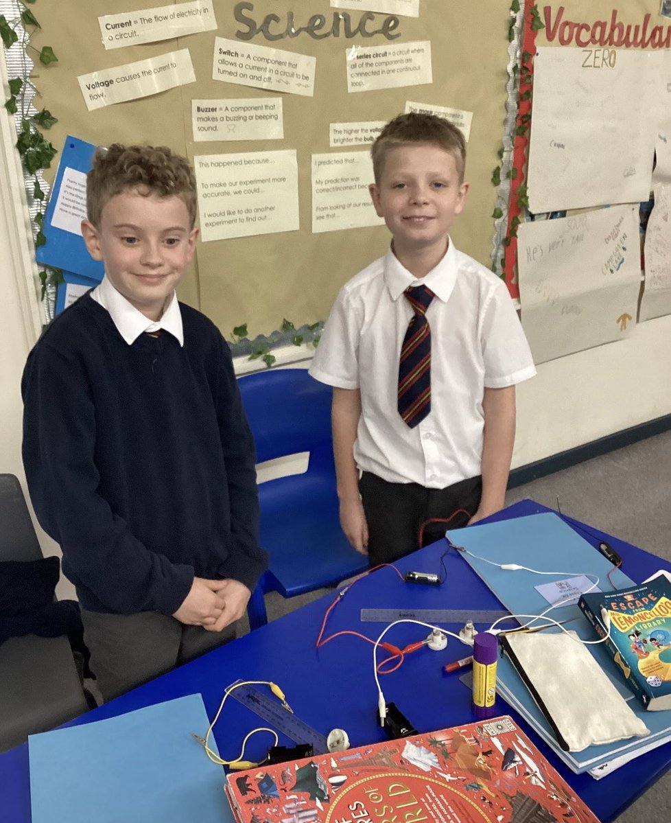 StWinifredsRC's tweet image. In Science, we have been looking at complete and incomplete circuits and identifying when bulbs will light up and when they will not (and why!). We then tested our predictions out! Superb Science Class 6K!