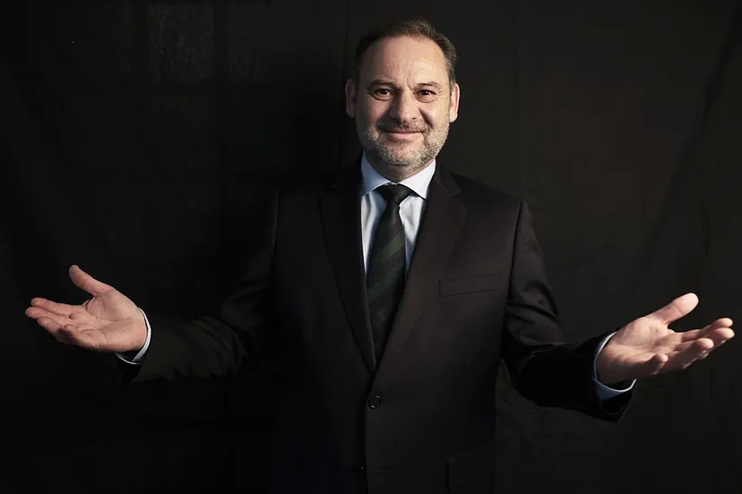 Entra en la cárcel y ya tiene a una piba esperandole, don Jose Luis Abalos padrera