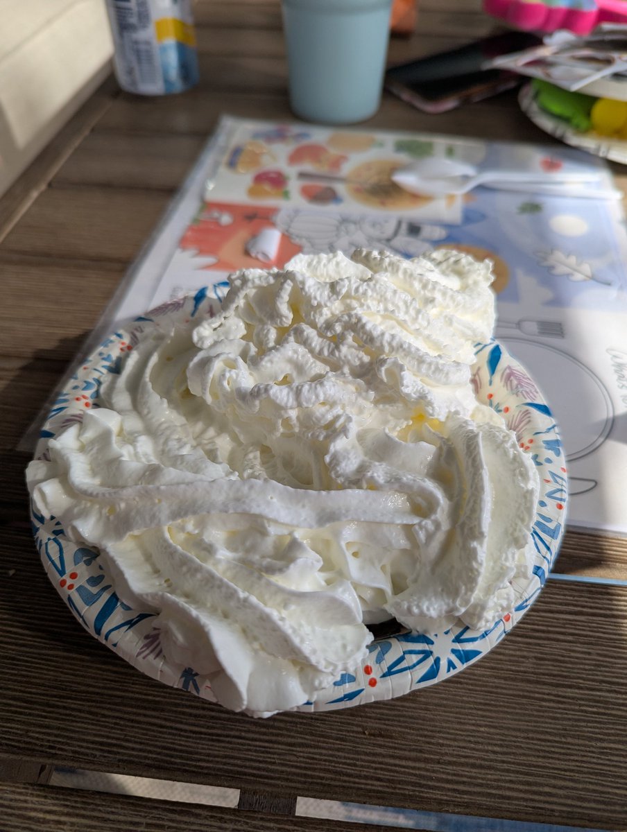 GrayCorpse's tweet photo. Time for pie. #TeamFat https://t.co/LESq1aKTnV