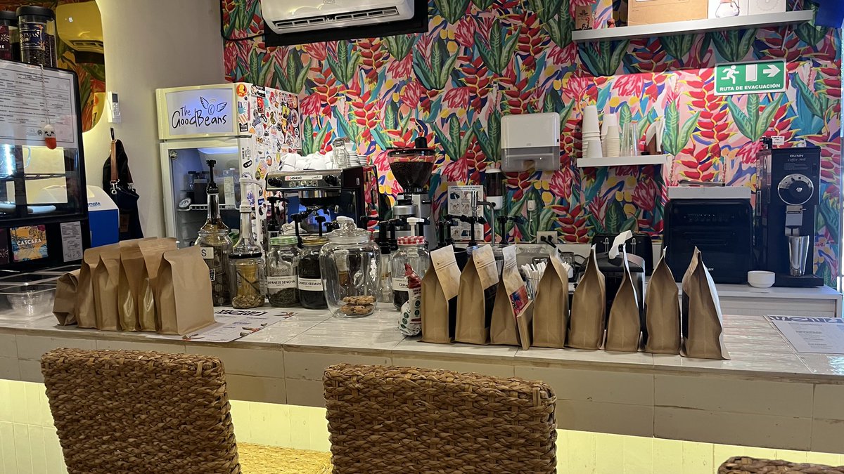 Hanging at <a href="/steveendow/">Steve Endow</a> favorite coffee shop!  <a href="/GoodbeansThe/">Good Beans 🇸🇻 El Salvador Coffee Roasters⚡☕</a>