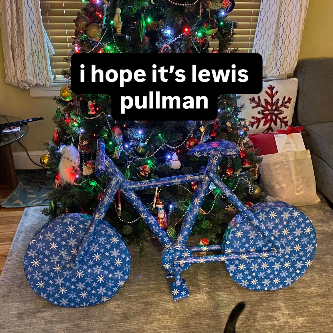 chloe (@jhutchsversion) on Twitter photo 