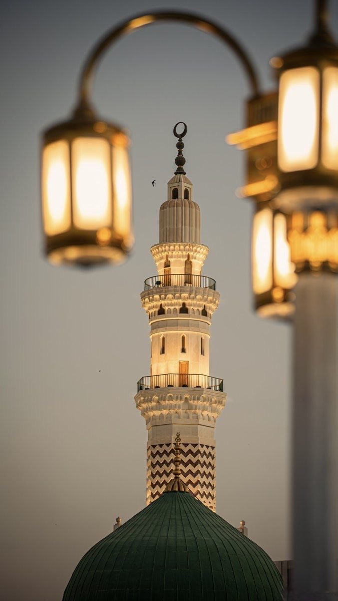 '
يا مَنْ يُحبُّ محمّدًا وطريقَهُ

 بُحْ بالصّـلاةِ مَعَ السّلامِ عليهِ*
ﷺ
#بوح_الصورة 
#ليلة_الجمعة