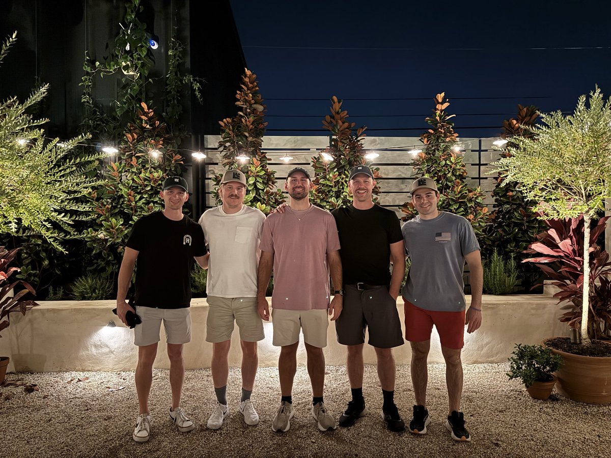 Brett Erik tweet media