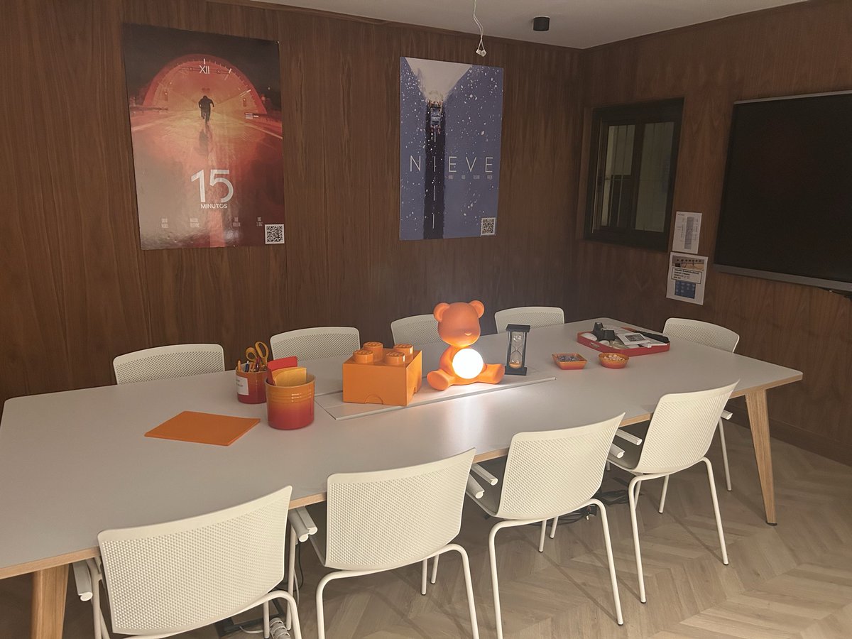 Hecho para estar ahí. 
#NaranjaAlauda
#casa