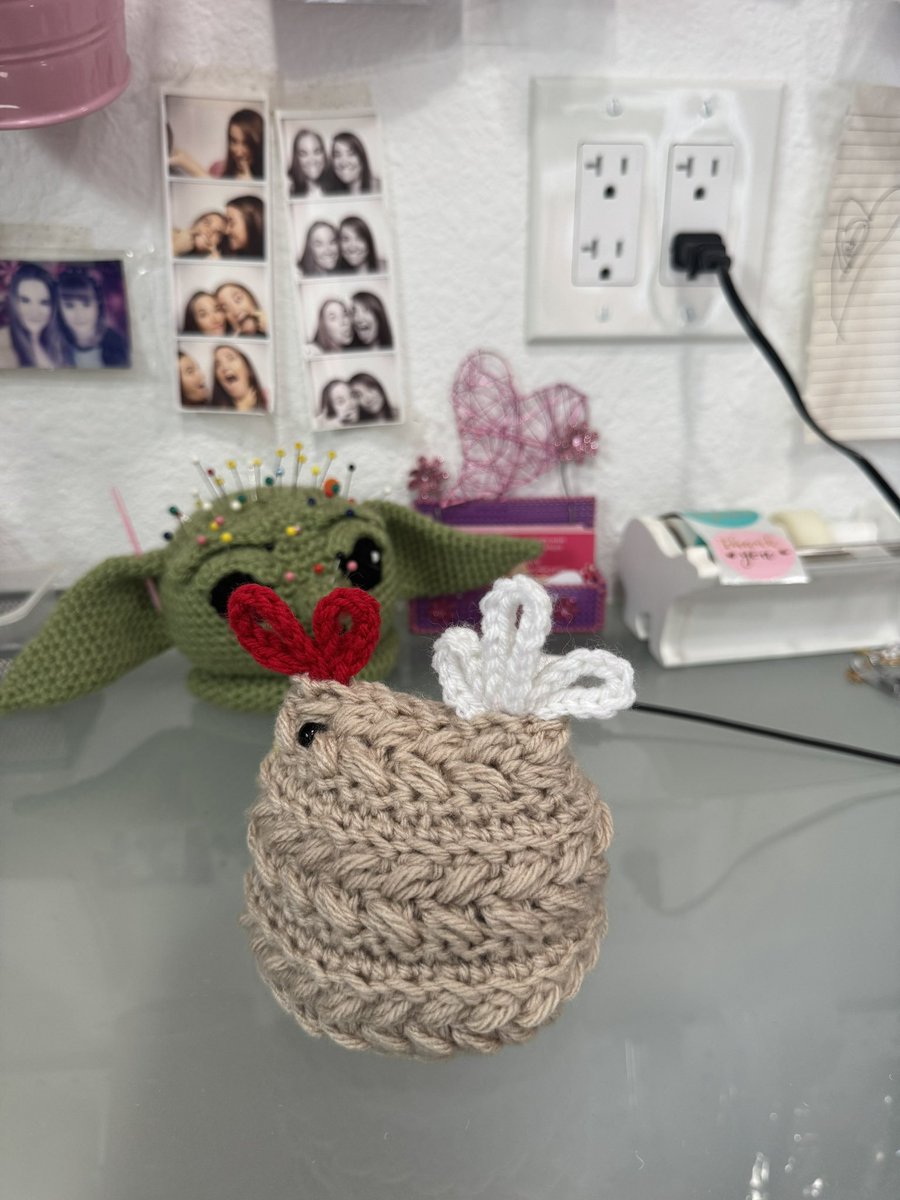 CoheeKaterina's tweet image. All done with the new #fun #project! Link to #free #crochet #pattern on my website. #kittyskreationsboutique #handmade #diy #hobby #craft #stuffed #plush #amigurumi  #chicken #farmstyle #decor #home #homedecor #cute #farm #texture #freecrochetpattern #crochetpattern #freepattern