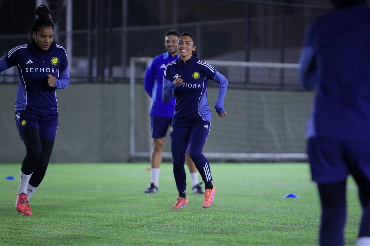 مساء الخميس 😄💛